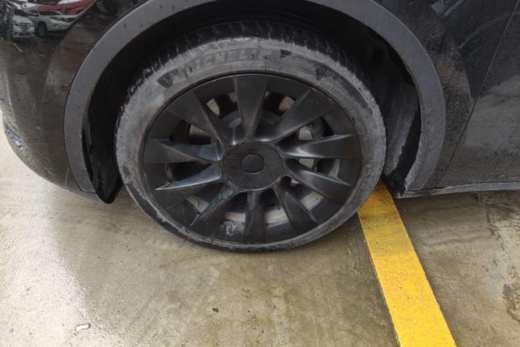 Used Tesla Model Y 2022 Rear-Wheel-Drive Version Left Front Wheel Hub