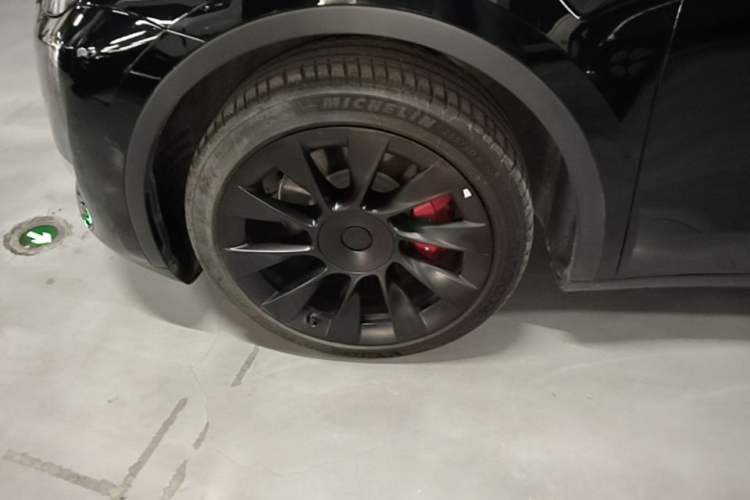 Used Tesla Model Y 2022 Revised Version Long-Range All-Wheel Drive Left Front Wheel Hub