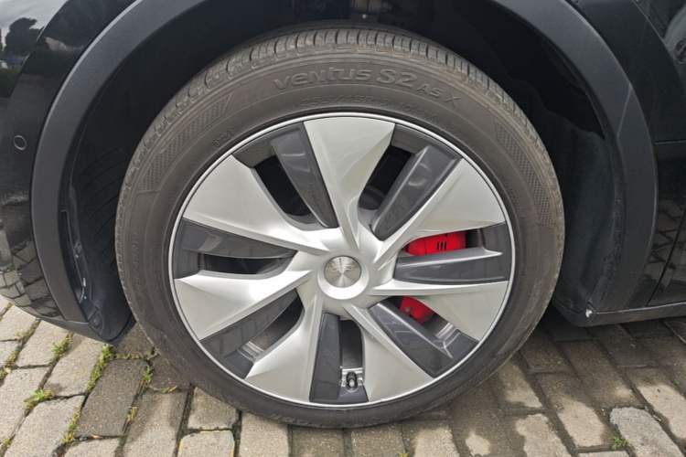 Used Tesla Model Y 2022 Revised Version Long-Range All-Wheel Drive Left Front Wheel Hub