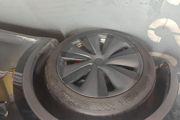 Used Tesla Model Y 2022 Revised Version Rear-Wheel Drive Left Front Wheel Hub