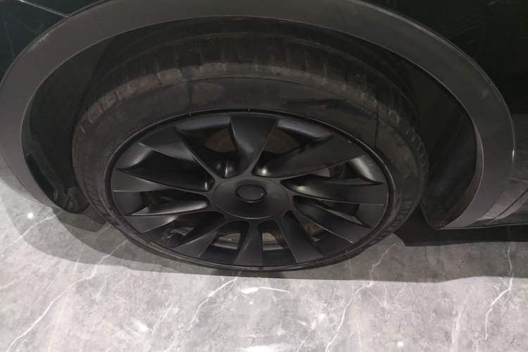 Used Tesla Model Y 2022 Revised Version Rear-Wheel Drive Left Front Wheel Hub