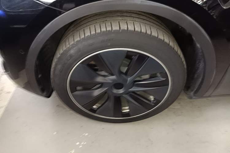 Used Tesla Model Y 2022 Revised Version Rear-Wheel Drive Left Front Wheel Hub