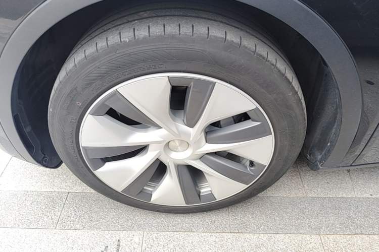 Used Tesla Model Y 2022 Revised Version Rear-Wheel Drive Left Front Wheel Hub