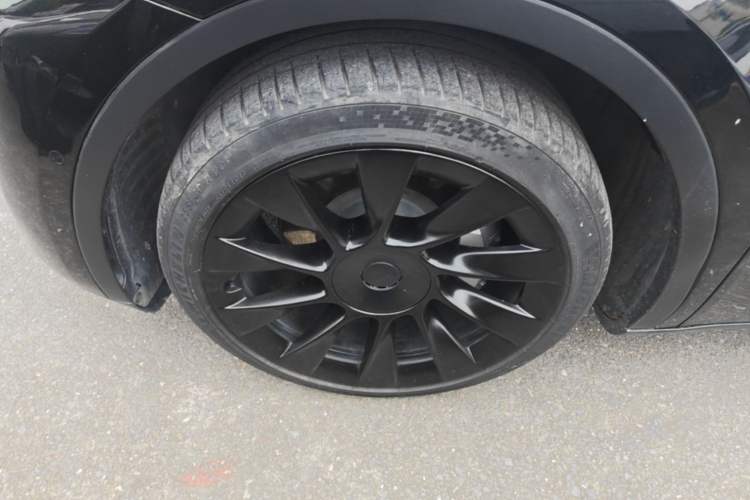 Used Tesla Model Y 2022 Rear-Wheel-Drive Version Left Front Wheel Hub