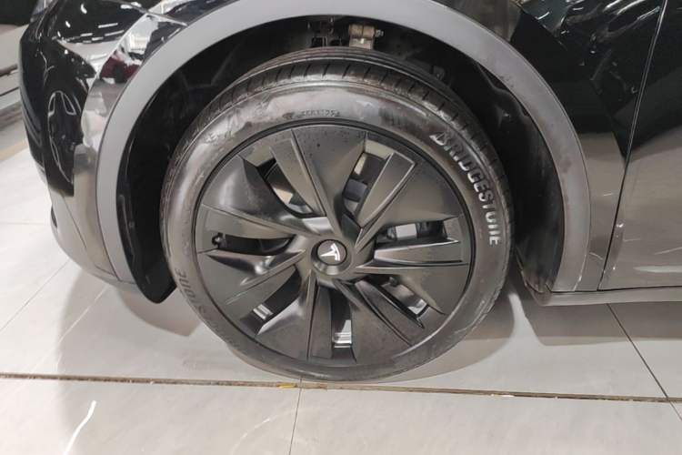 Used Tesla Model Y 2022 Revised Version Rear-Wheel Drive Left Front Wheel Hub