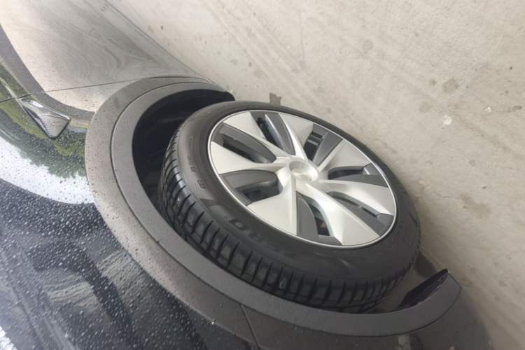 Used Tesla Model Y 2022 Revised Version Rear-Wheel Drive Left Front Wheel Hub