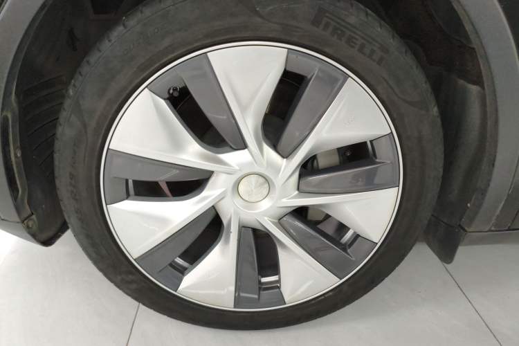 Used Tesla Model Y 2022 Revised Version Rear-Wheel Drive Left Front Wheel Hub