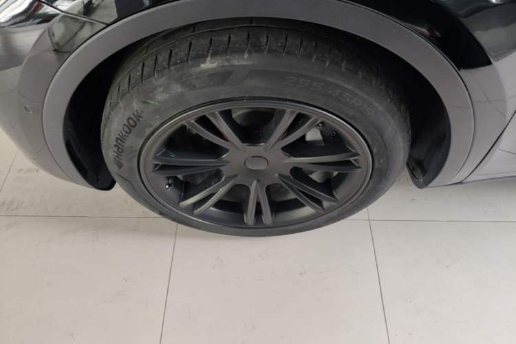 Used Tesla Model Y 2022 Revised Version Rear-Wheel Drive Left Front Wheel Hub