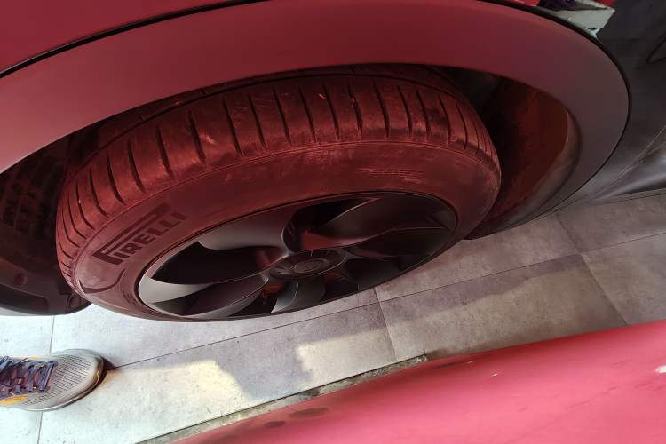 Used Tesla Model Y 2022 Revised Version Rear-Wheel Drive Left Front Wheel Hub