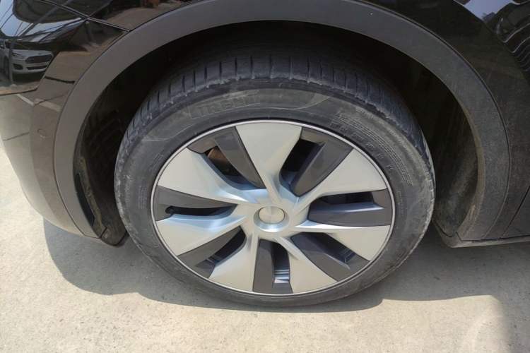 Used Tesla Model Y 2022 Revised Version Rear-Wheel Drive Left Front Wheel Hub