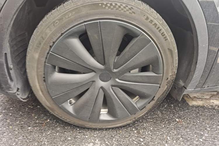 Used Tesla Model Y 2022 Revised Version Rear-Wheel Drive Left Front Wheel Hub