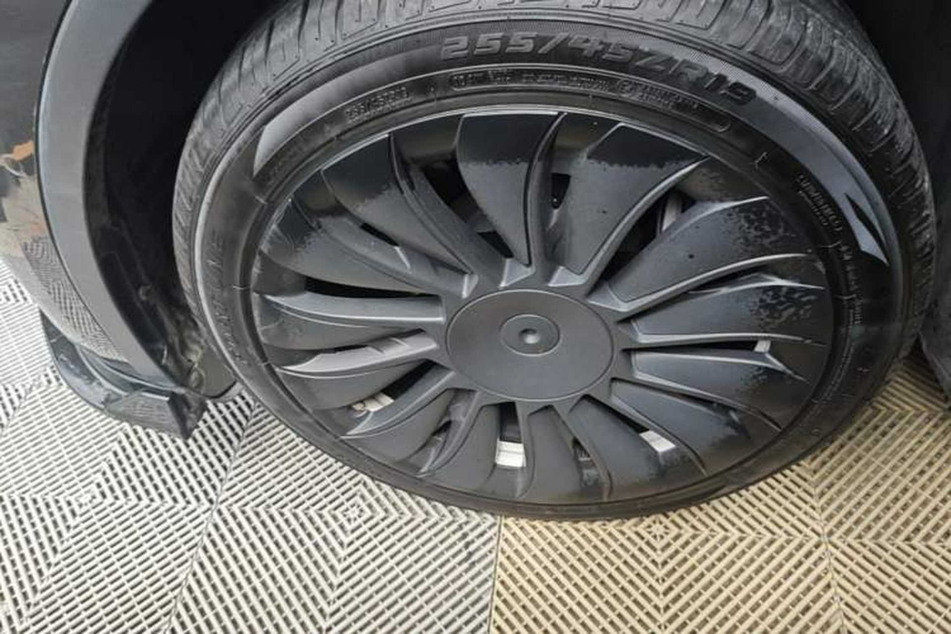Used Tesla Model Y 2022 Revised Version Rear-Wheel Drive Left Front Wheel Hub