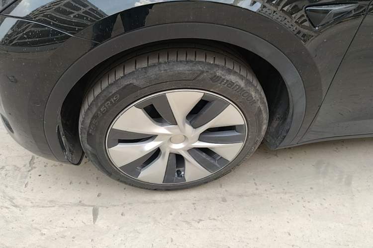 Used Tesla Model Y 2022 Revised Version Rear-Wheel Drive Left Front Wheel Hub