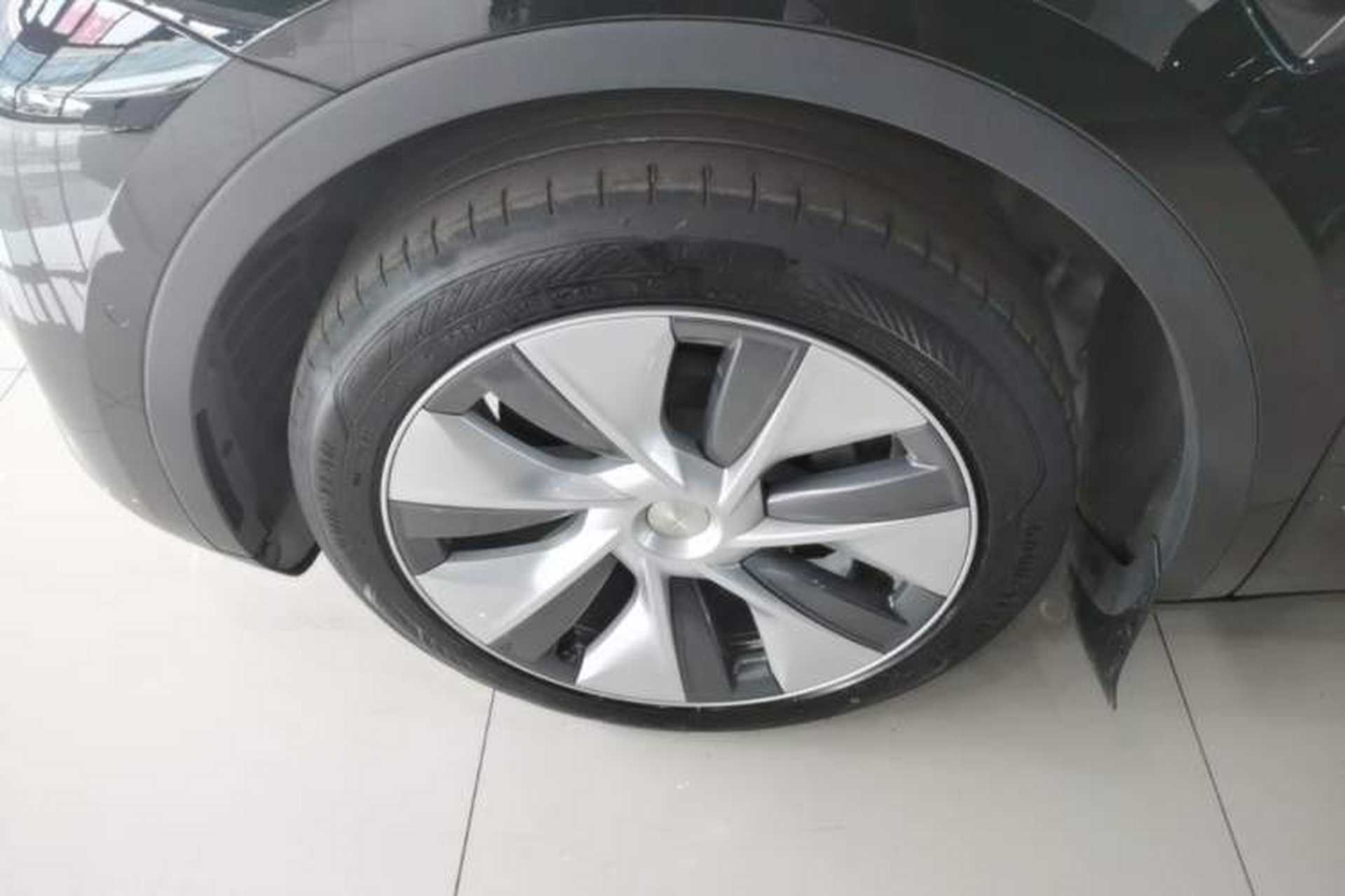 Used Tesla Model Y 2022 Revised Version Rear-Wheel Drive Left Front Wheel Hub