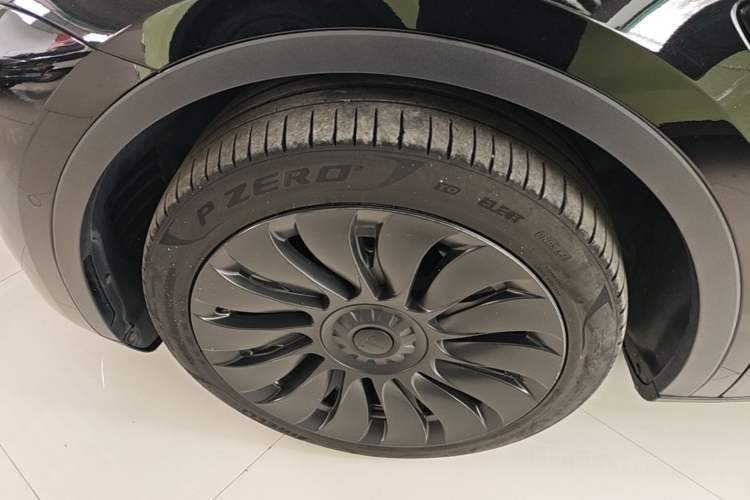 Used Tesla Model Y 2022 Revised Version Rear-Wheel Drive Left Front Wheel Hub