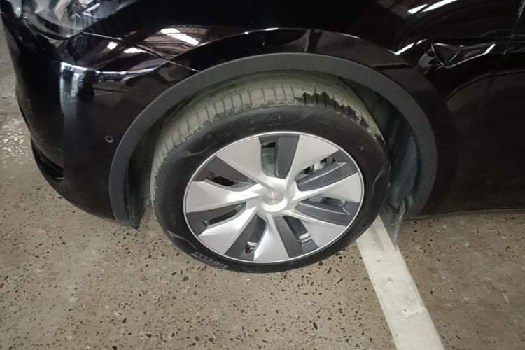 Used Tesla Model Y 2022 Revised Version Rear-Wheel Drive Left Front Wheel Hub