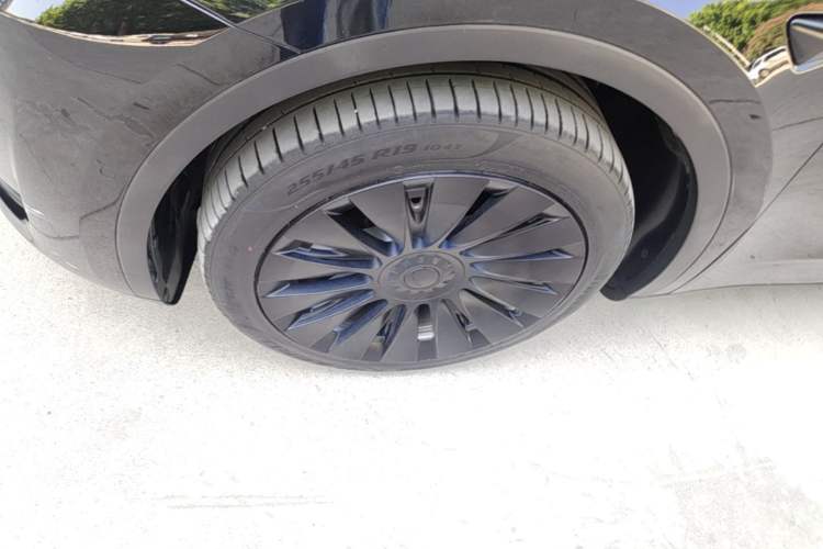 Used Tesla Model Y 2022 Revised Version Rear-Wheel Drive Left Front Wheel Hub