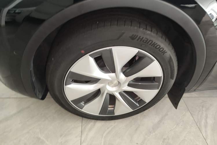 Used Tesla Model Y 2022 Rear-Wheel-Drive Version Left Front Wheel Hub