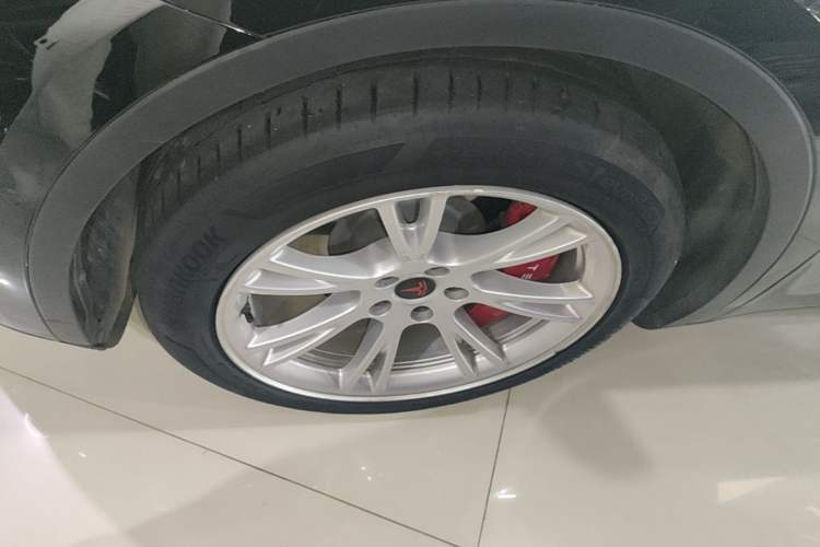 Used Tesla Model Y 2022 Revised Version Rear-Wheel Drive Left Front Wheel Hub