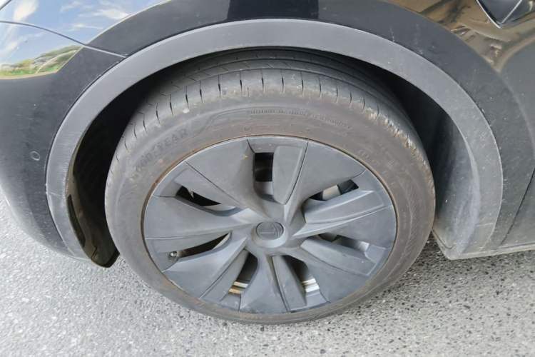 Used Tesla Model Y 2022 Revised Version Rear-Wheel Drive Left Front Wheel Hub