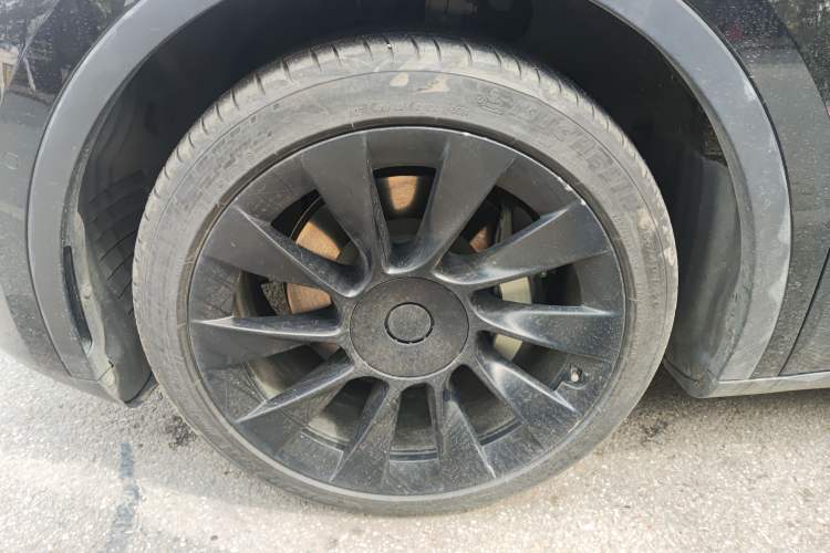 Used Tesla Model Y 2022 Revised Version Rear-Wheel Drive Left Front Wheel Hub
