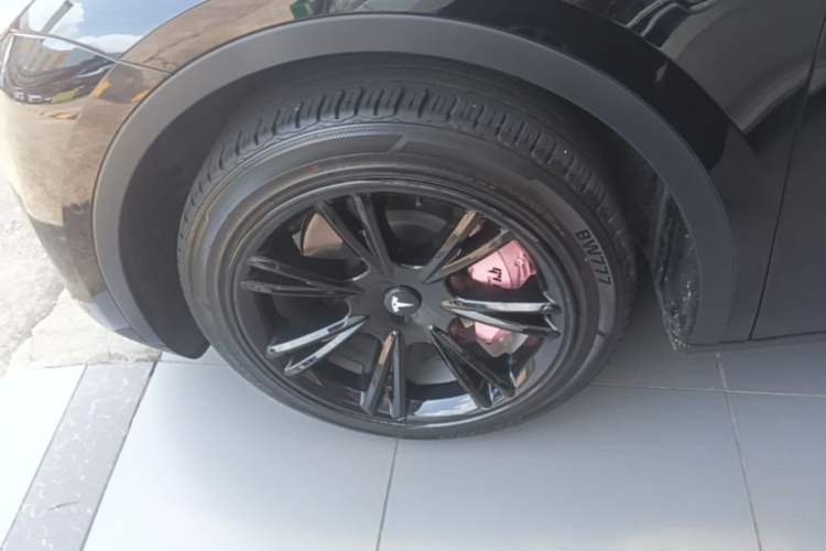 Used Tesla Model Y 2022 Revised Version Rear-Wheel Drive Left Front Wheel Hub