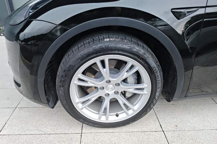 Used Tesla Model Y 2022 Revised Version Rear-Wheel Drive Left Front Wheel Hub