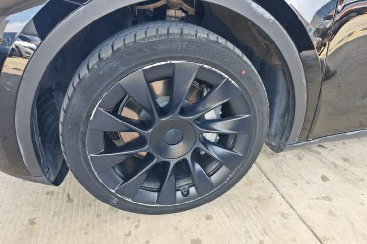 Used Tesla Model Y 2022 Rear-Wheel-Drive Version Left Front Wheel Hub