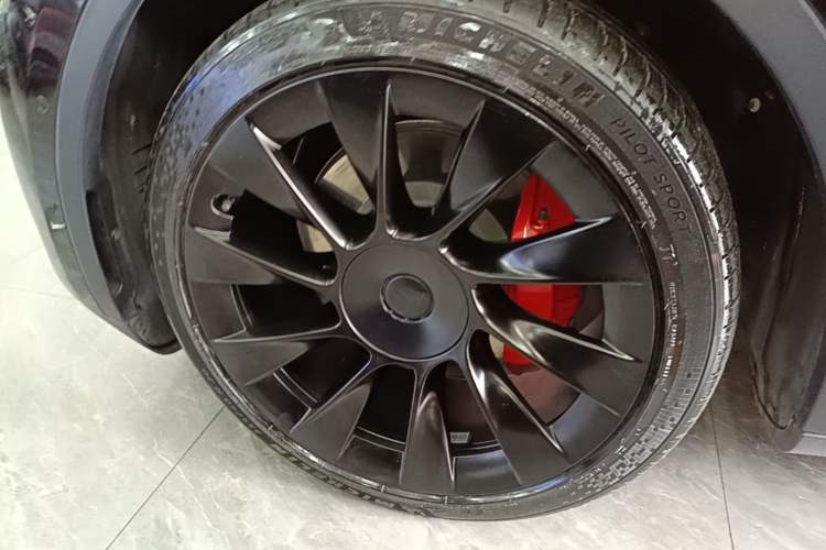 Used Tesla Model Y 2022 Revised Version Rear-Wheel Drive Left Front Wheel Hub