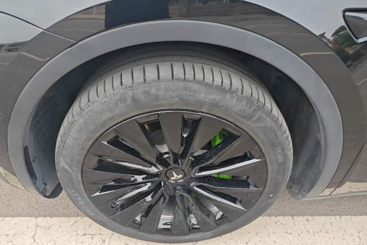 Used Tesla Model Y 2022 Revised Version Rear-Wheel Drive Left Front Wheel Hub