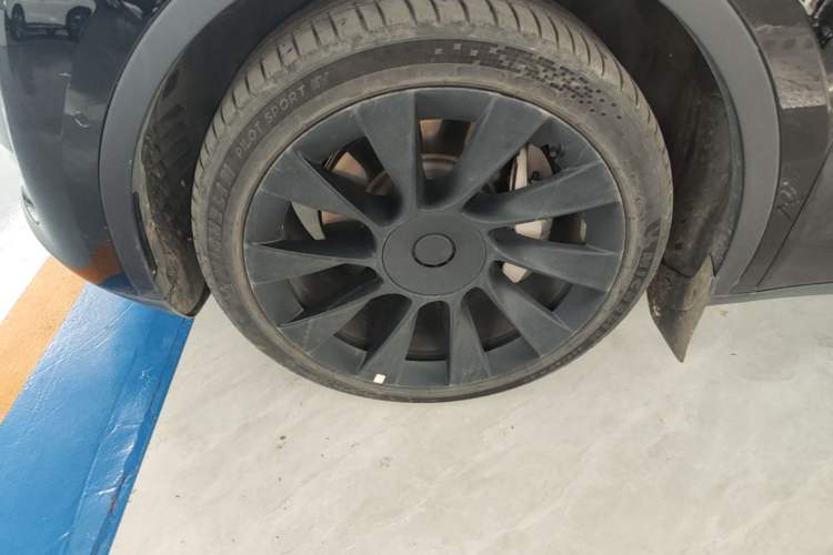 Used Tesla Model Y 2022 Revised Version Long-Range All-Wheel Drive Left Front Wheel Hub