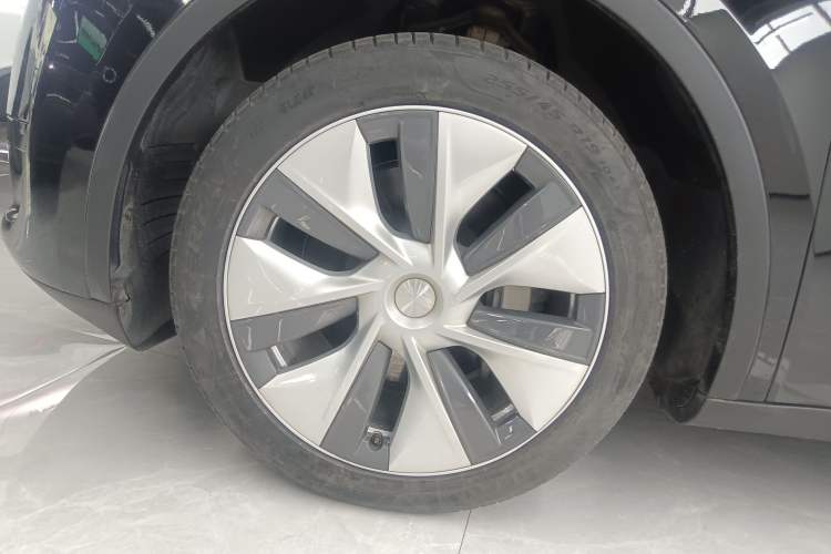 Used Tesla Model Y 2022 Revised Version Rear-Wheel Drive Left Front Wheel Hub