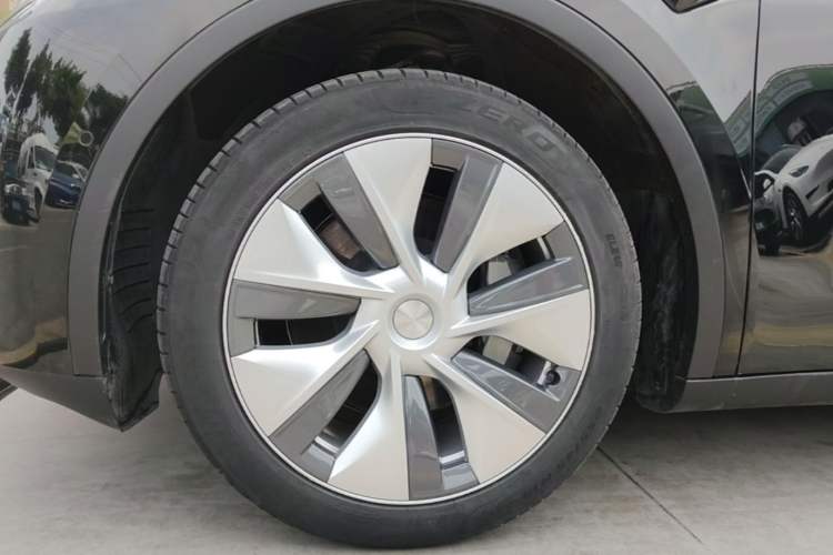 Used Tesla Model Y 2022 Revised Version Rear-Wheel Drive Left Front Wheel Hub