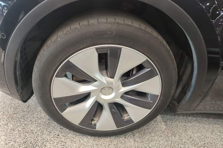 Used Tesla Model Y 2022 Revised Version Rear-Wheel Drive Left Front Wheel Hub