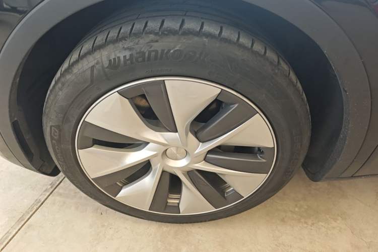 Used Tesla Model Y 2022 Rear-Wheel-Drive Version Left Front Wheel Hub
