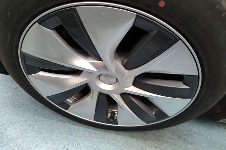 Used Tesla Model Y 2022 Revised Version Rear-Wheel Drive Left Front Wheel Hub