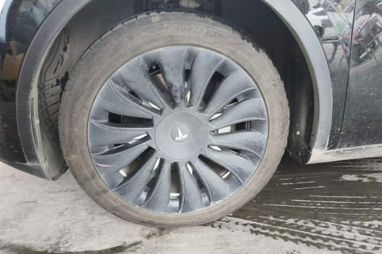 Used Tesla Model Y 2022 Revised Version Rear-Wheel Drive Left Front Wheel Hub