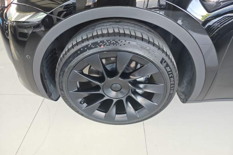 Used Tesla Model Y 2022 Revised Version Rear-Wheel Drive Left Front Wheel Hub