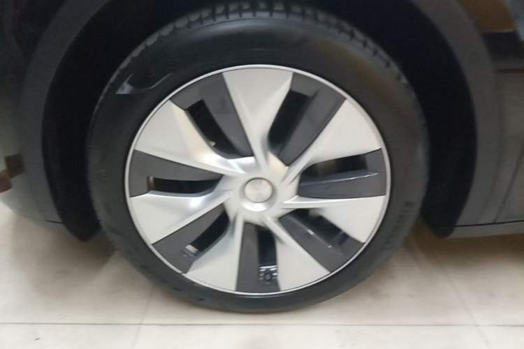 Used Tesla Model Y 2022 Revised Version Rear-Wheel Drive Left Front Wheel Hub