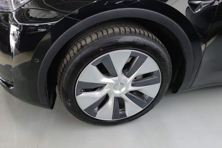 Used Tesla Model Y 2022 Revised Version Rear-Wheel Drive Left Front Wheel Hub