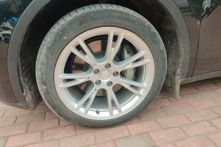 Used Tesla Model Y 2022 Revised Version Rear-Wheel Drive Left Front Wheel Hub