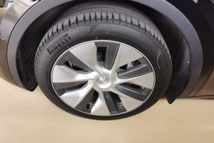 Used Tesla Model Y 2022 Revised Version Rear-Wheel Drive Left Front Wheel Hub