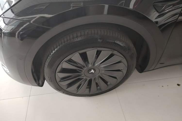 Used Tesla Model Y 2022 Revised Version Rear-Wheel Drive Left Front Wheel Hub