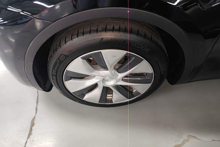 Used Tesla Model Y 2022 Rear-Wheel-Drive Version Left Front Wheel Hub