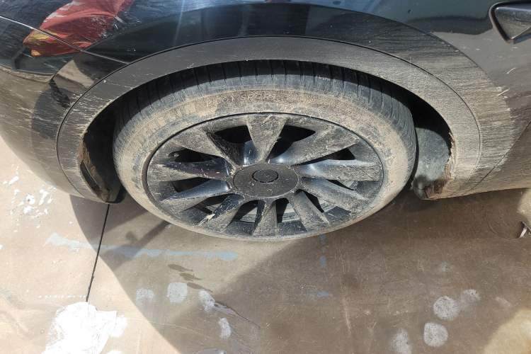 Used Tesla Model Y 2022 Rear-Wheel-Drive Version Left Front Wheel Hub