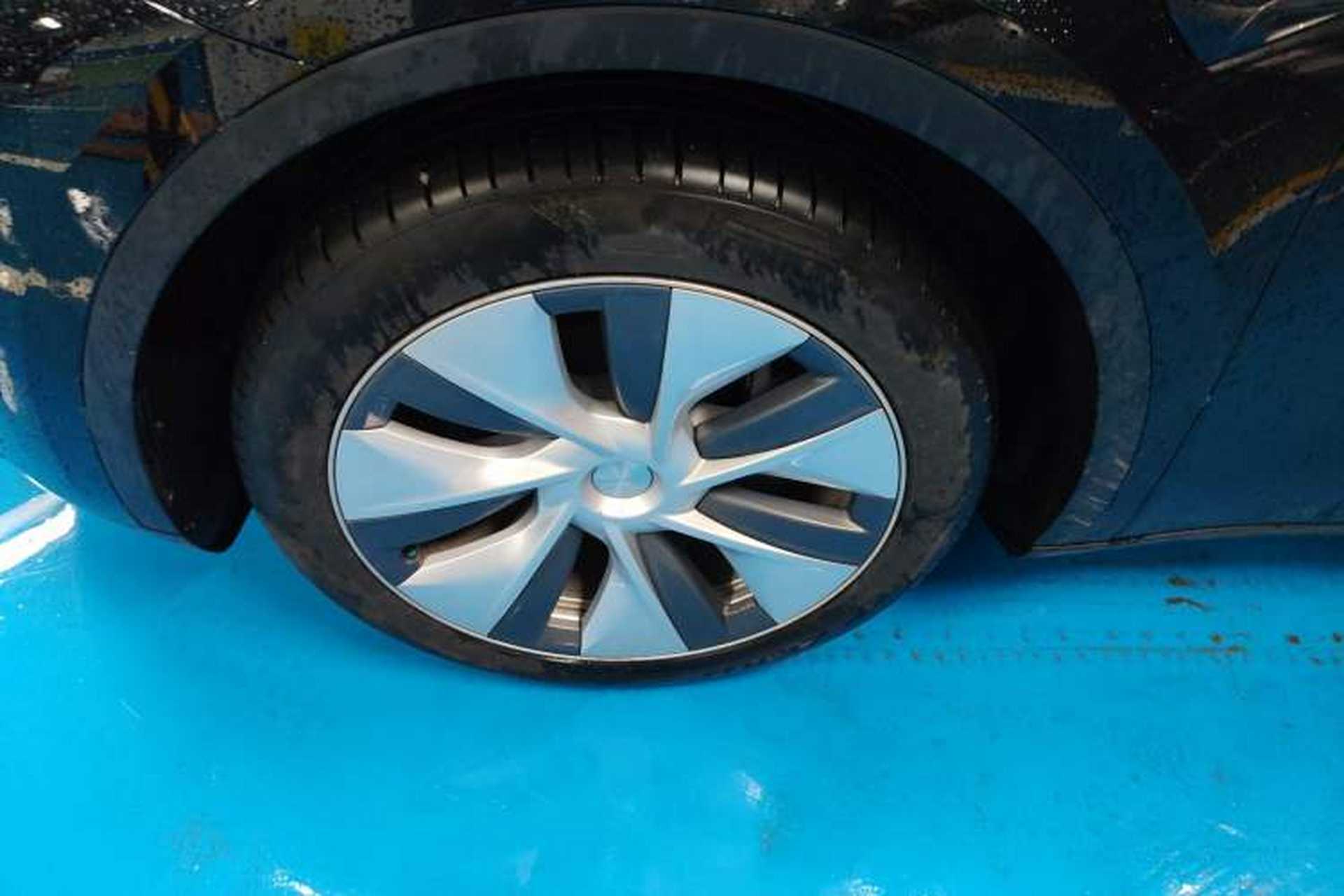 Used Tesla Model Y 2022 Revised Version Rear-Wheel Drive Left Front Wheel Hub