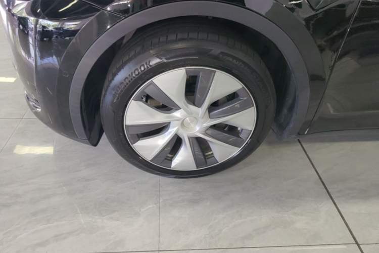 Used Tesla Model Y 2022 Rear-Wheel-Drive Version Left Front Wheel Hub