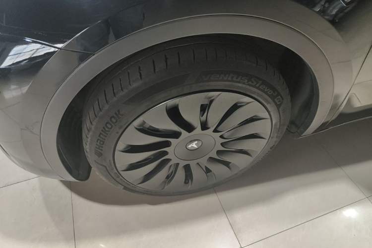 Used Tesla Model Y 2022 Revised Version Rear-Wheel Drive Left Front Wheel Hub