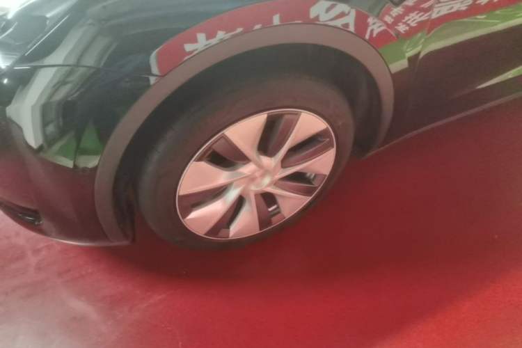Used Tesla Model Y 2022 Rear-Wheel-Drive Version Left Front Wheel Hub