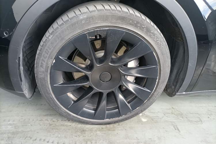 Used Tesla Model Y 2022 Revised Version Long-Range All-Wheel Drive Left Front Wheel Hub